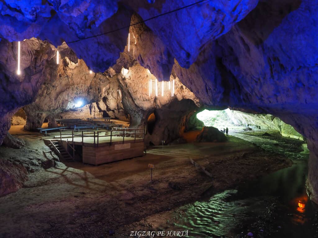 Peștera Bolii - Blog de calatorii - ZIGZAG PE HARTĂ - OI000375 01