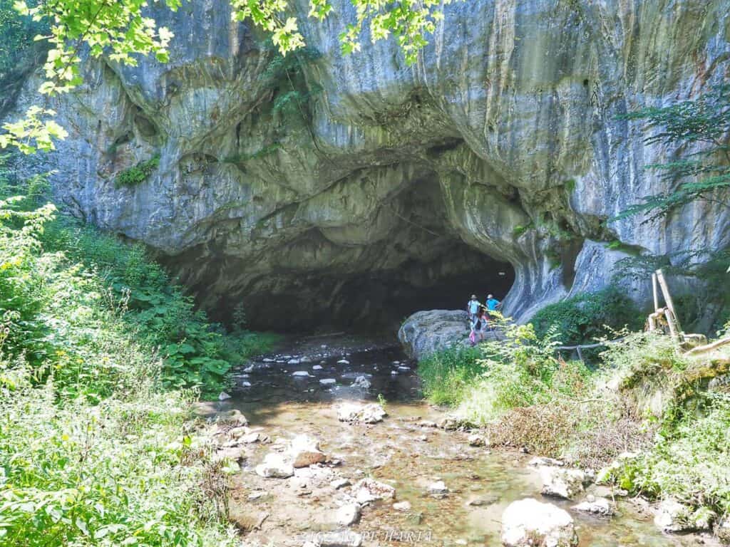 Peștera Bolii - Blog de calatorii - ZIGZAG PE HARTĂ - OI000377 01