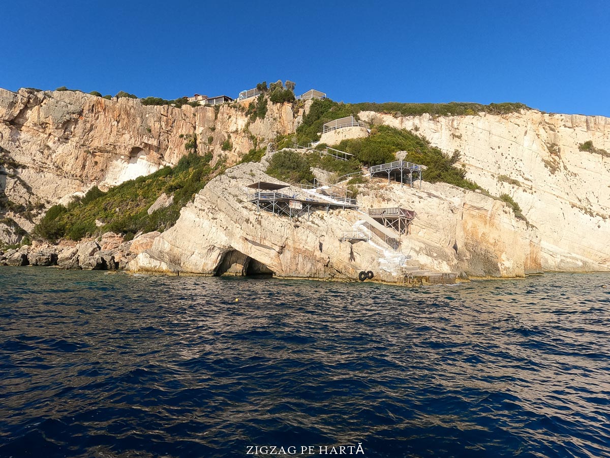 Marea Ionică: navigare printre insulele Lefkada, Kefalonia, Zakynthos, Ithaca, Meganissi - Blog de calatorii - ZIGZAG PE HARTĂ - GOPR1574