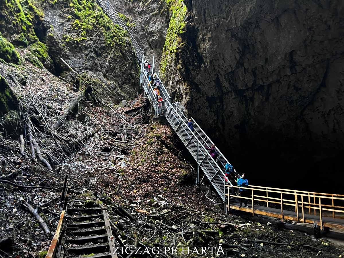  Peștera Ghețarul de la Scărișoara