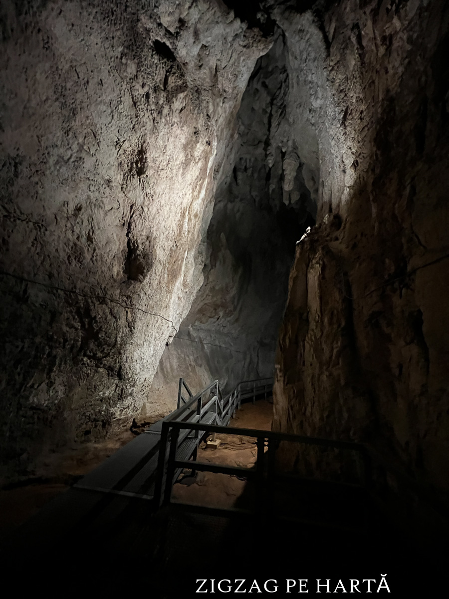Peștera Poarta lui Ionele - Blog de calatorii - ZIGZAG PE HARTĂ - IMG 0994