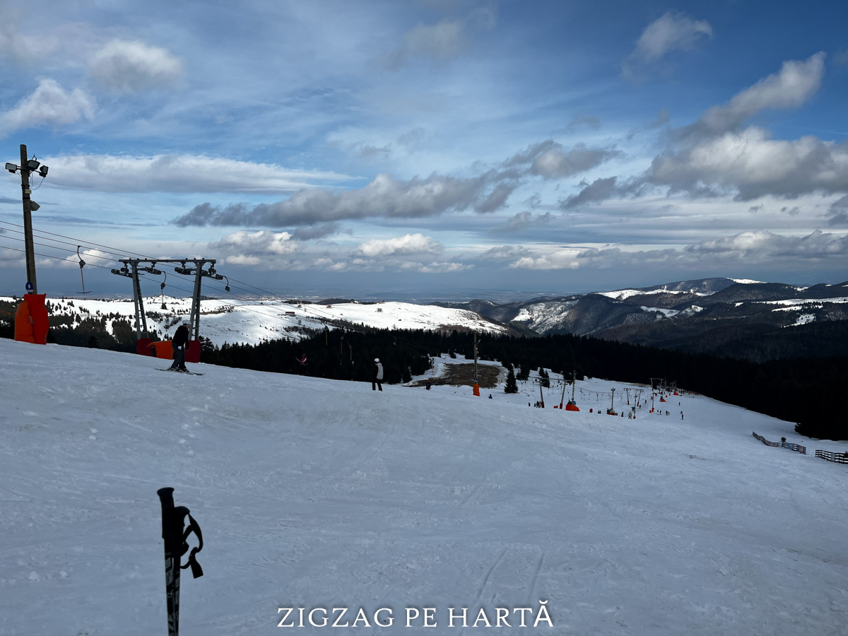La schi pe pârtiile de la Arena Platoș din Păltiniș - Blog de calatorii - ZIGZAG PE HARTĂ - IMG 2094