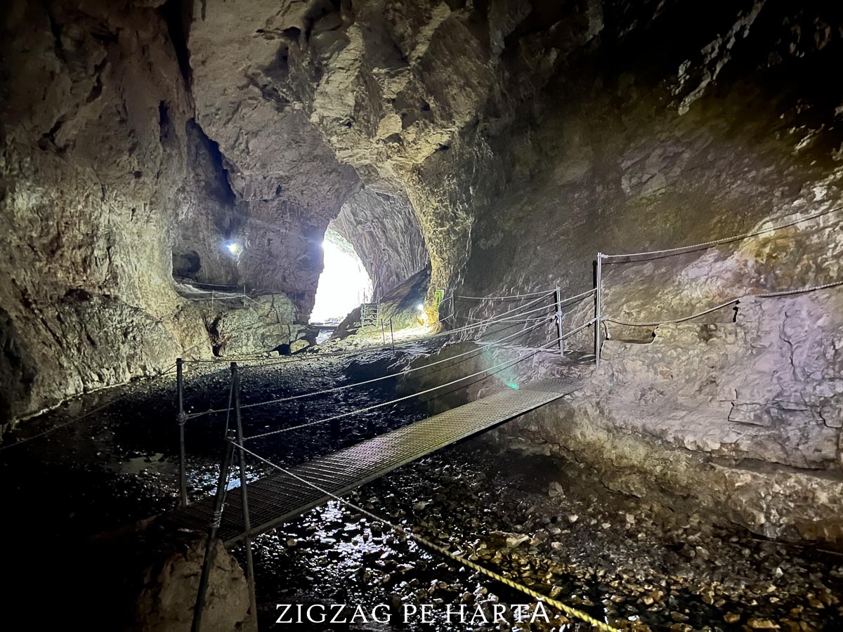 Peștera Unguru Mare și Peștera Unguru Mic - Blog de calatorii - ZIGZAG PE HARTĂ - IMG 2275