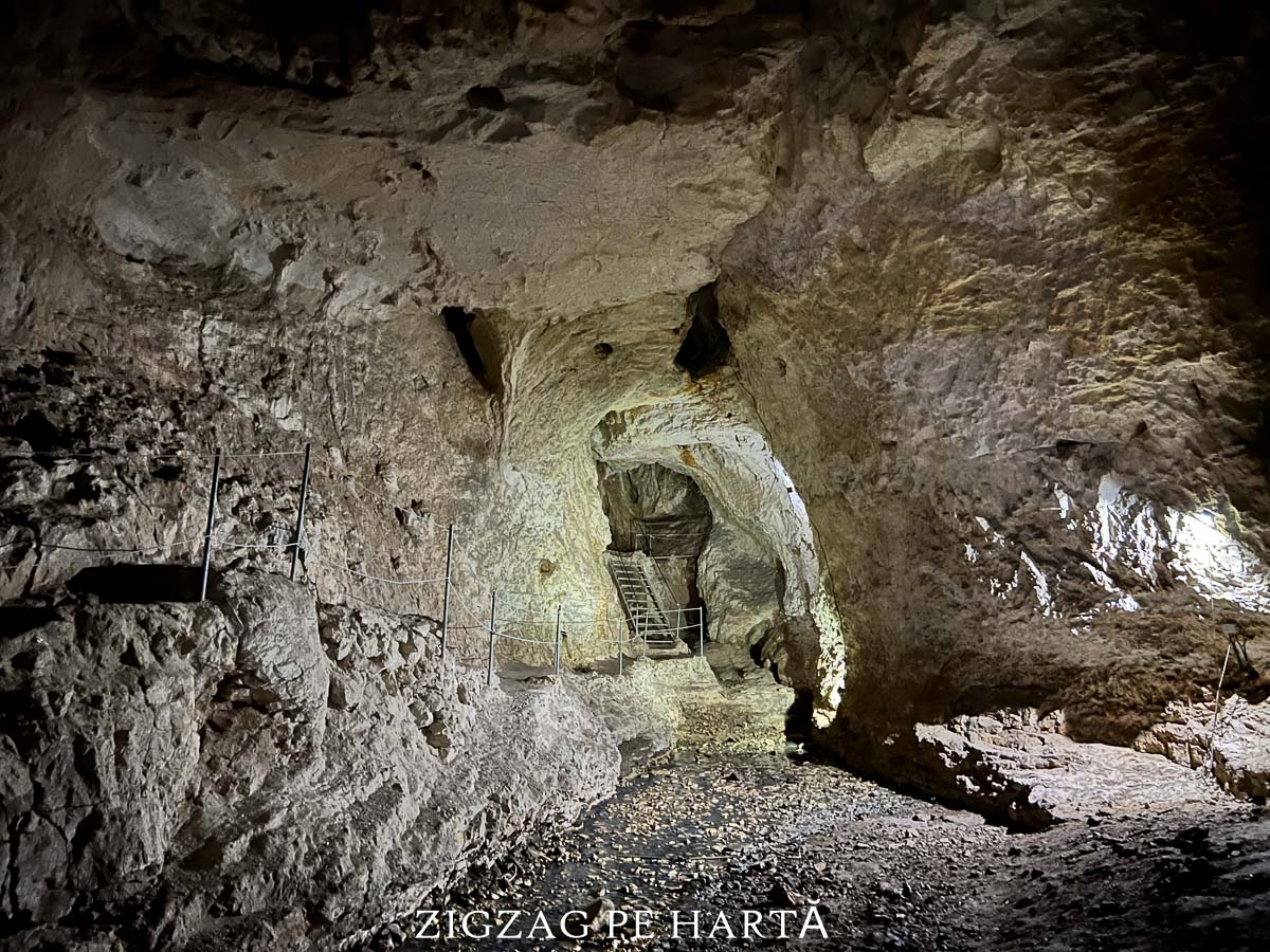 Peștera Unguru Mare și Peștera Unguru Mic - Blog de calatorii - ZIGZAG PE HARTĂ - IMG 2276