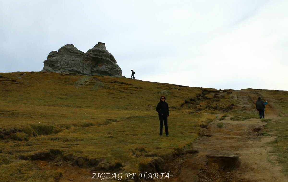 Crucea Eroilor de pe Muntele Caraiman, 2291 metri - Blog de calatorii - ZIGZAG PE HARTĂ - 25917 74190 212