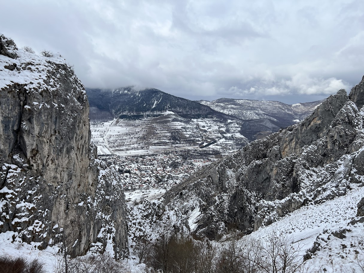 Trasee ușoare de iarnă spre Piatra Secuiului, 1129 metri - Blog de calatorii - ZIGZAG PE HARTĂ - IMG 3808